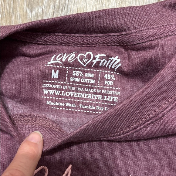 Burgundy Christmas Crewneck Sweatshirt size medium - Picture 3 of 3